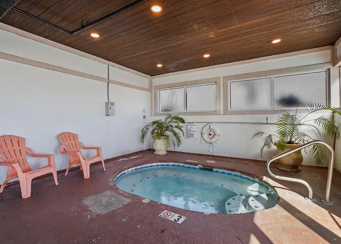 Royal Palms 604